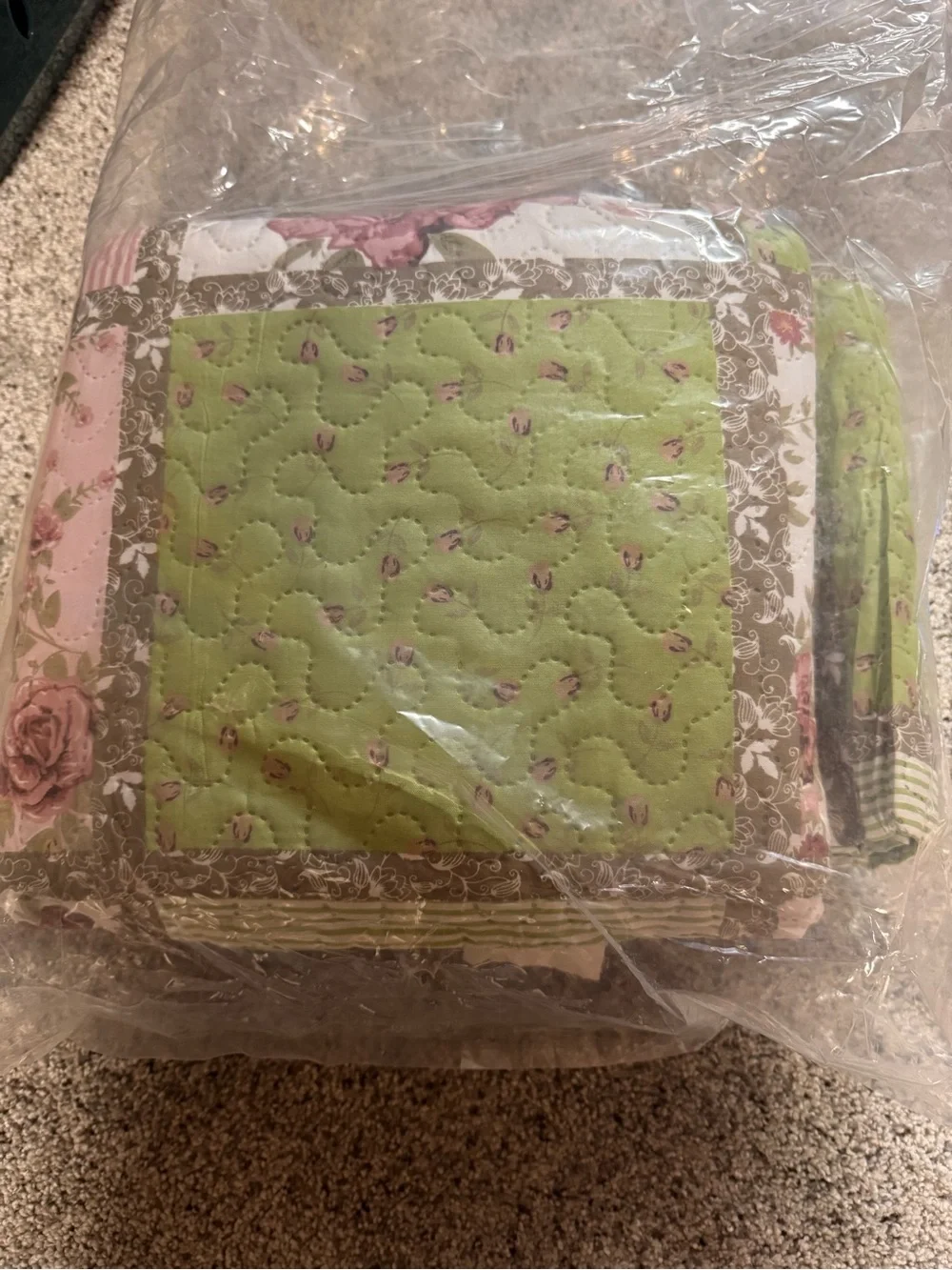 Vintage Rose Reversible Quilt Set, Bedspread, patchwork floral cottagecore JML
